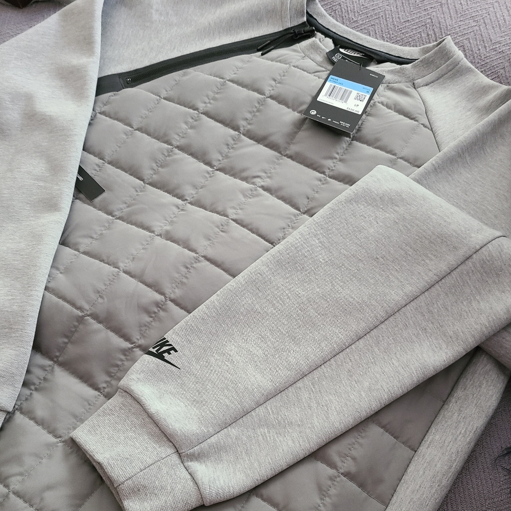 NWT Nike Standard Fit Tech Sweater